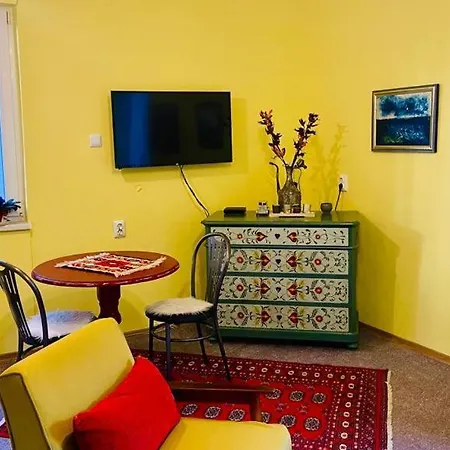 公寓 Colourful One-bedroom In A Location *